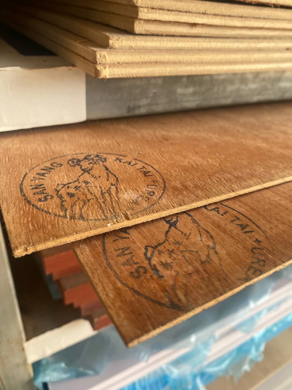 GOAT PLYWOOD កុងផ្លាកេពពែរ  3L