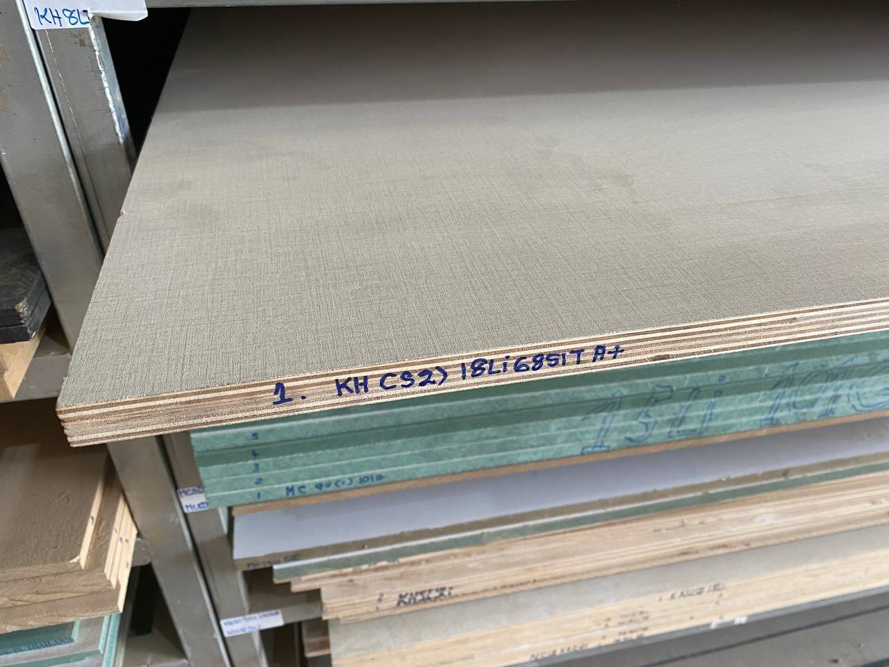 KH 18L S2 6851T កុងផ្លាកេអ៊ុតពណ៏