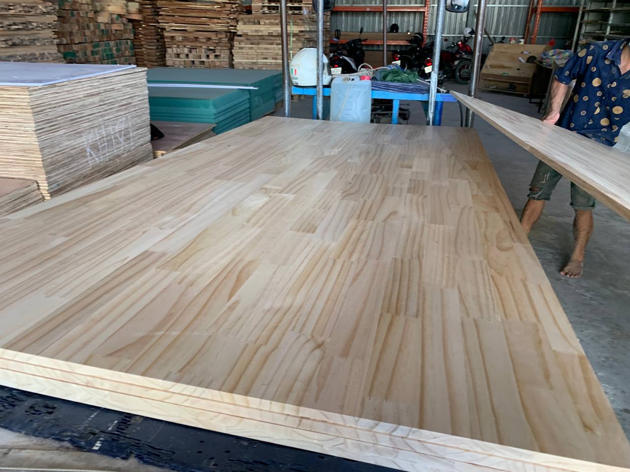 12L ស្រល់កៀប